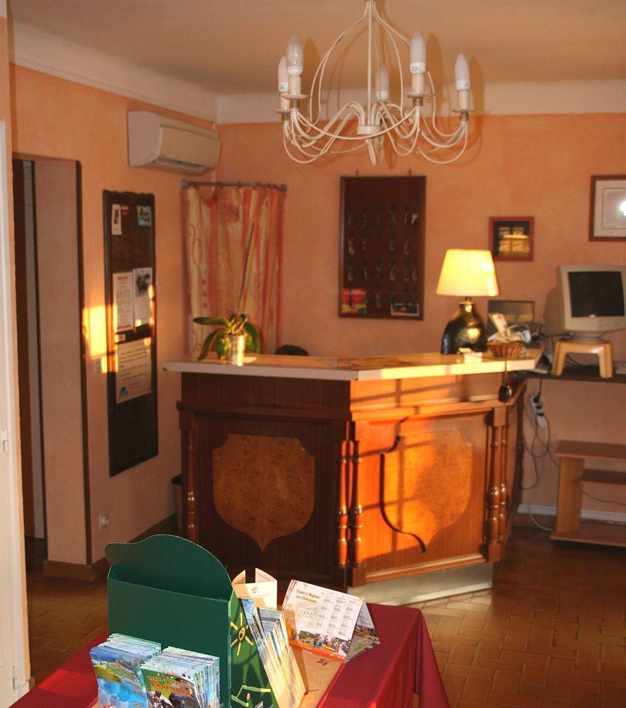 Hotel Ecusson Saint-Hilaire-de-Brethmas Екстер'єр фото